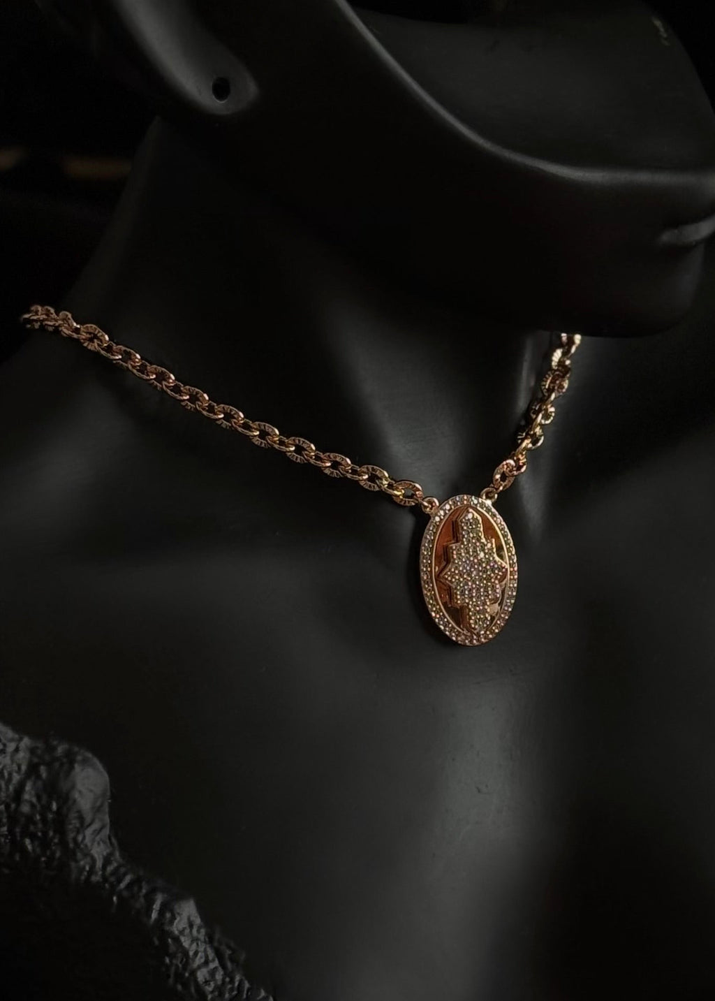 Collier Médaillon Ovale