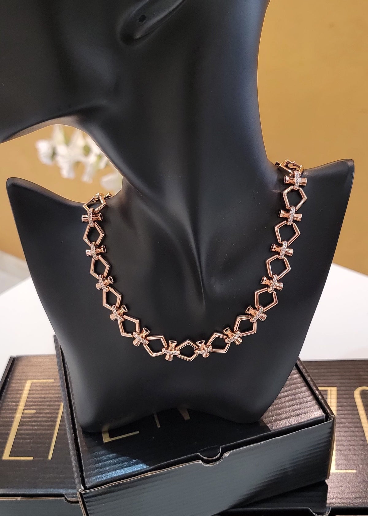 Collier d'Art OR ROSE