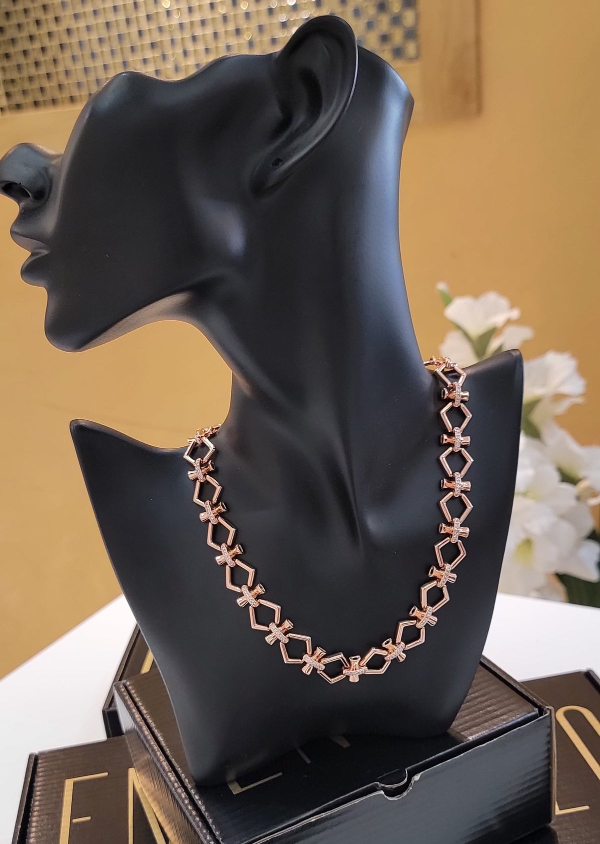 Collier d'Art OR ROSE
