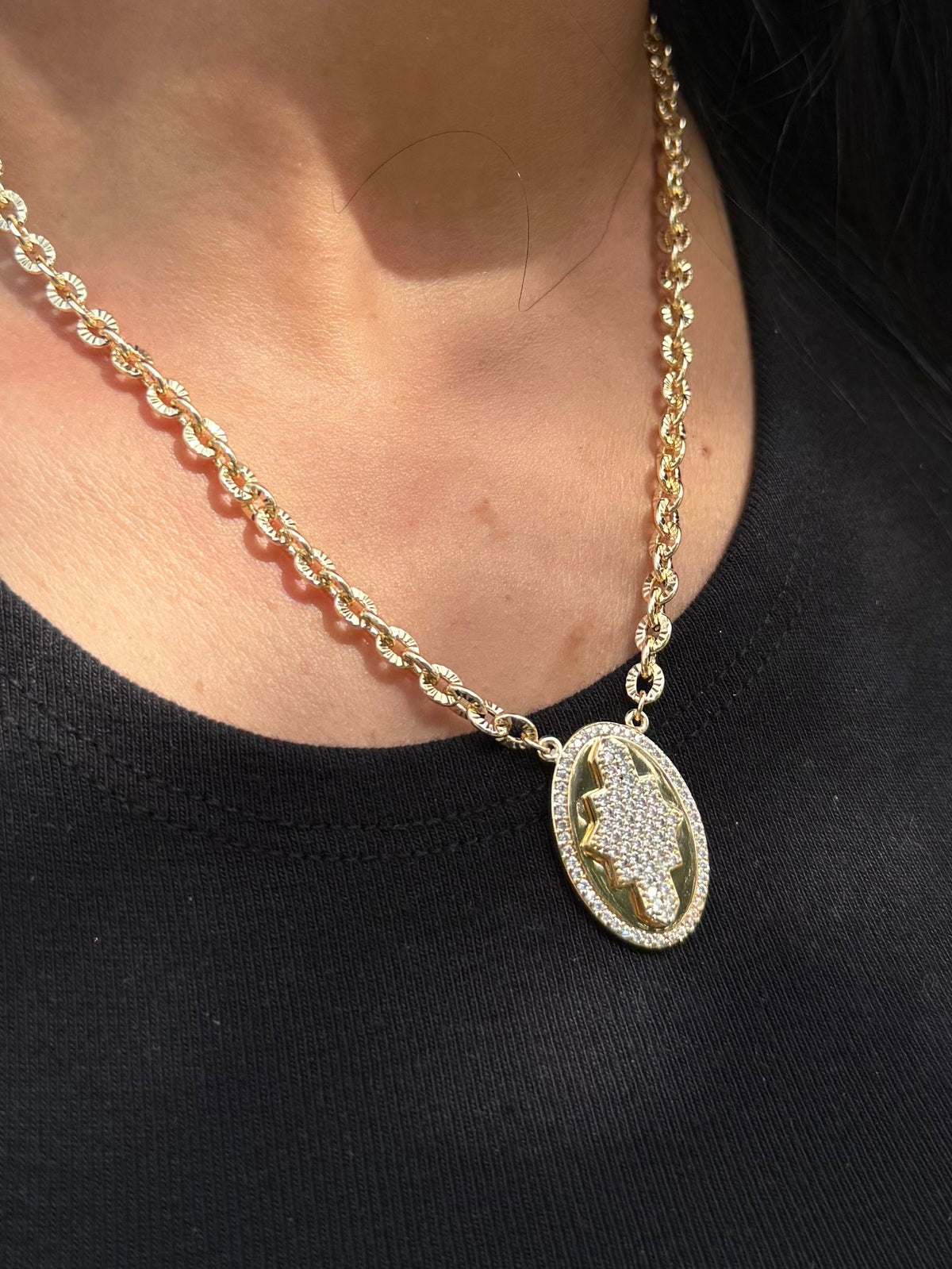 Collier Médaillon Ovale