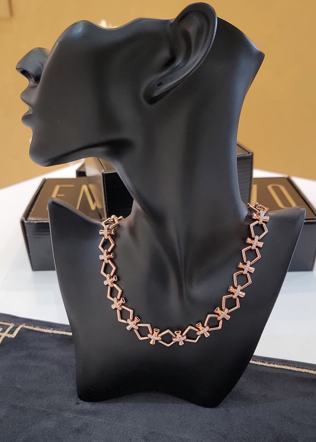 Collier d'Art OR ROSE