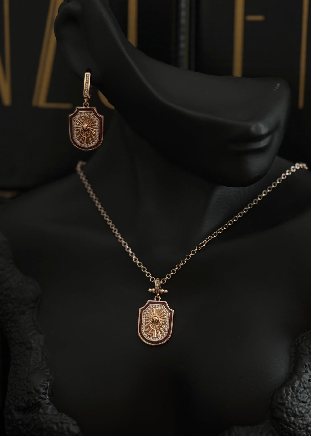 Blason Étoilé (collier + boucles)