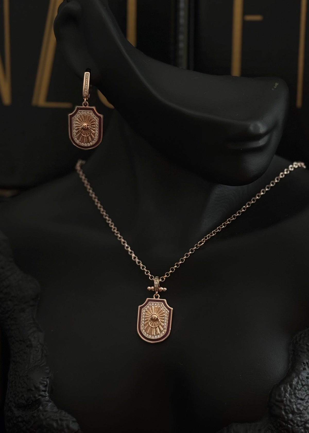Blason Étoilé (collier + boucles)